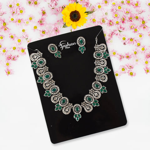 Timeless green necklace se