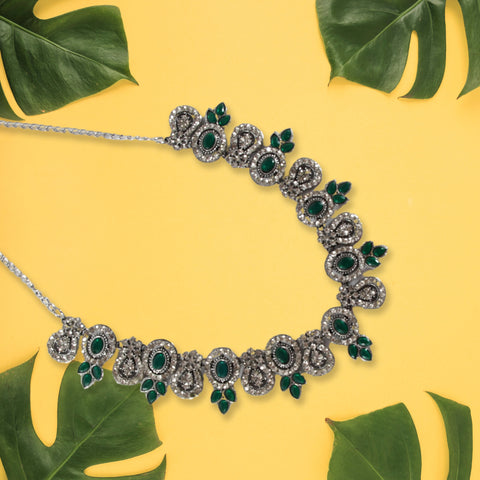 Timeless green necklace se