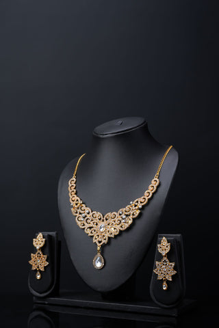 Neckles an earrings set