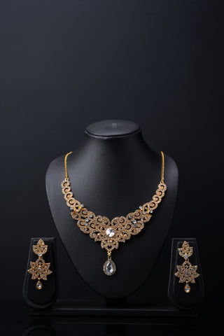 Neckles an earrings set